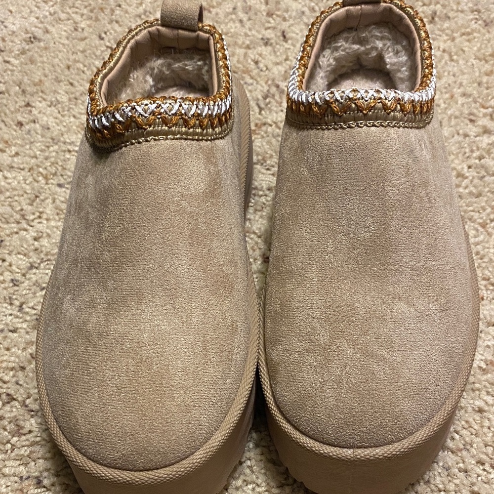 Mudd Tan Slip-On shoes